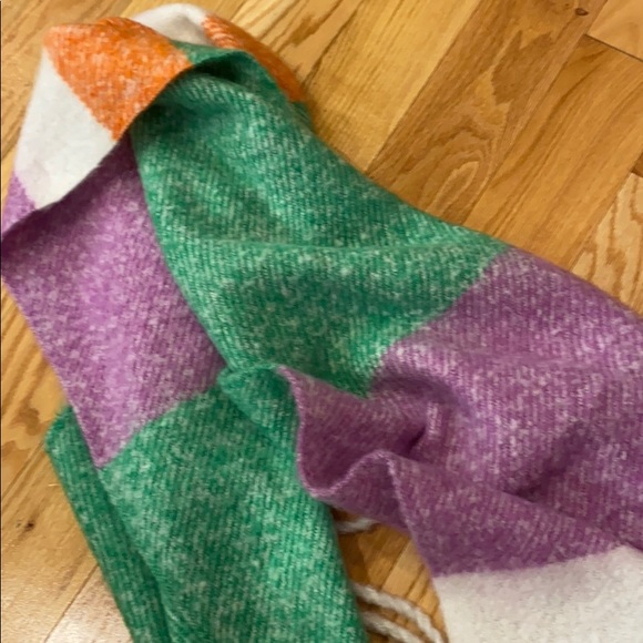 Irish striped scarf/wrap - Picture 4 of 4